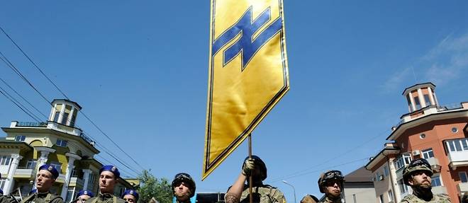 Le regiment Azov, au coeur de la guerre de propagande russo-ukrainienne