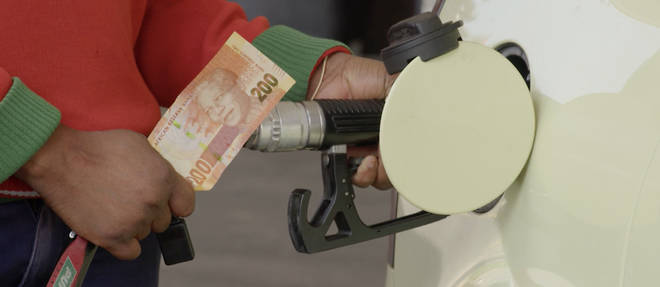 L'augmentation du prix du carburant impacte fortement les professionnels du transport ainsi que nombre de personnes et de petites entreprises. 
