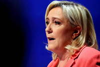 En Guadeloupe, Marine Le Pen &laquo;&nbsp;au contact&nbsp;&raquo;