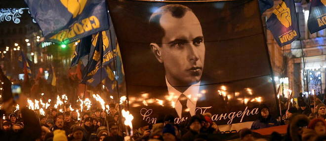 Marche a Kiev, le 1er janvier 2020, en l'honneur du nationaliste ukrainien Stepan Bandera (1909-1959).
