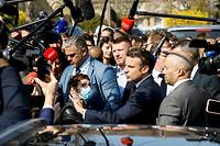 &laquo;&nbsp;Macron assassin&nbsp;&raquo;&nbsp;: Macron fustige Zemmour, &laquo;&nbsp;le candidat malentendant&nbsp;&raquo;