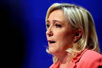 Pr&eacute;sidentielle : Le Pen continue sa progression, M&eacute;lenchon 3e, selon un sondage