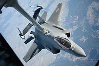 Le Canada compte acheter 88 avions de combat F-35 &agrave; Lockheed Martin (ministre)