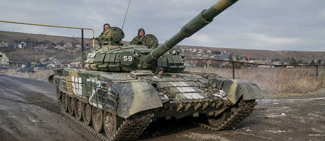 A T-72 tank operated by pro-Russian militiamen in Mariupol, March 11, 2022.