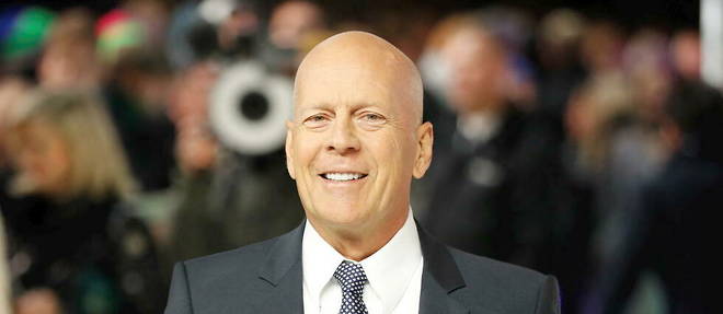 Bruce Willis, le 9 janvier 2019 a Londres, lors de la premiere europeenne de << Glass >>. Le 30 mars 2022, la famille de l'acteur a confirme qu'il venait d'etre diagnostique aphasique et qu'il mettait donc un terme a sa carriere.
