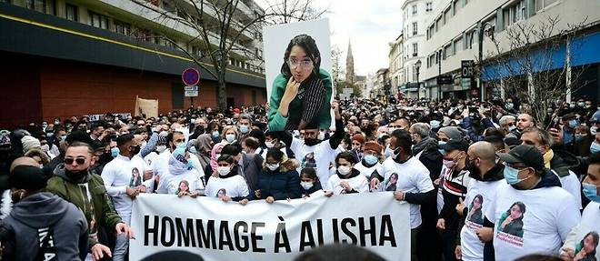 Marche blanche en memoire d'Alisha, le 14 mars 2021 a Argenteuil.  
