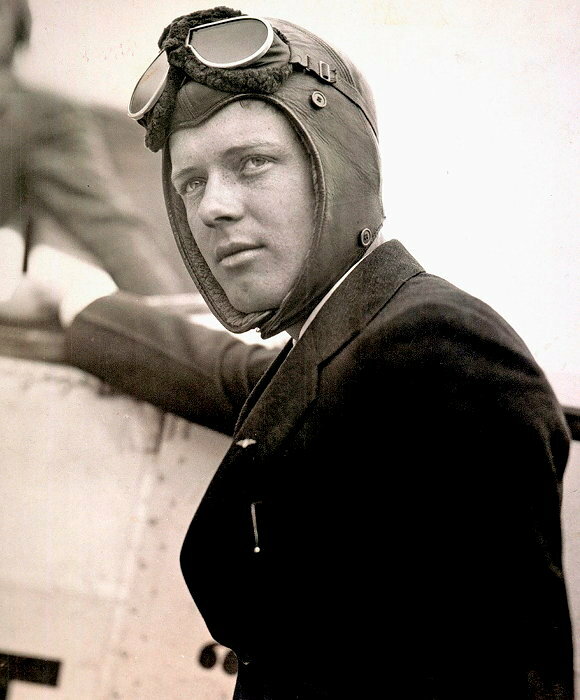 
        Trouble. Charles Lindbergh, un drole d'oiseau.