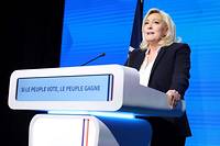 Marine Le Pen en qu&ecirc;te de voix &agrave; gauche