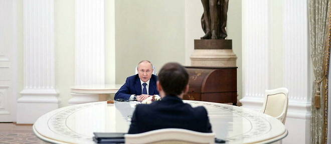 Emmanuel Macron received by Vladimir Putin at the Kremlin, February 7, 2022.