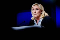 Fin de campagne prudente pour Marine Le Pen