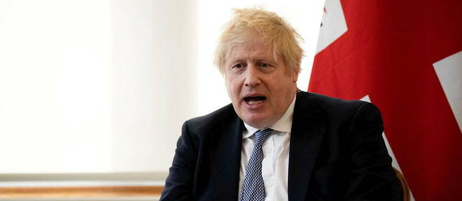 Boris Johnson presented his excuses in front of the deputies.