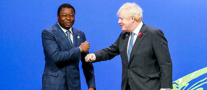 Le president togolais Faure Gnassingbe echange avec le Premier ministre britannique, Boris Johnson (image d'Illustration). Depuis que le Royaume-Uni n'est plus membre de l'Union europeenne, il developpe une nouvelle strategie a l'egard de l'Afrique. 
