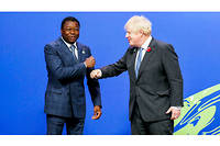Le president togolais Faure Gnassingbe echange avec le Premier ministre britannique, Boris Johnson (image d'Illustration). Depuis que le Royaume-Uni n'est plus membre de l'Union europeenne, il developpe une nouvelle strategie a l'egard de l'Afrique.
