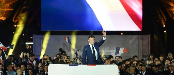 Macron reelu, une victoire qui "oblige" face a une extreme droite au plus haut