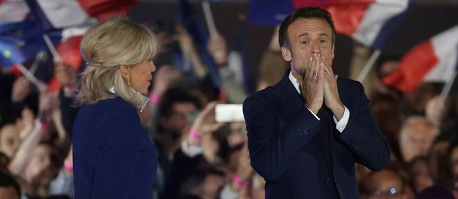 La reelection d'Emmanuel Macron saluee dans le monde