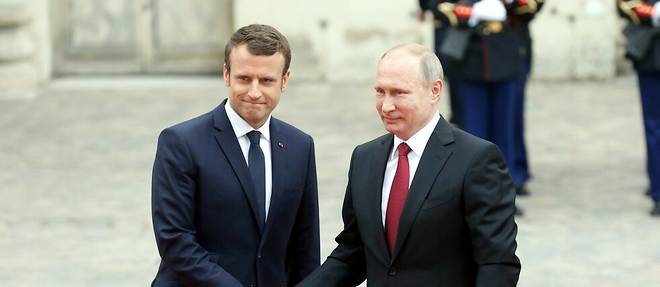 Emmanuel Macron et Vladimir Poutine lors de sa visite a Versailles, le 29 mai 2017.
