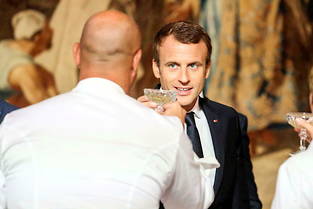Emmanuel Macron lors d'une réception à l'Élysée en l'honneur de la cuisine française
