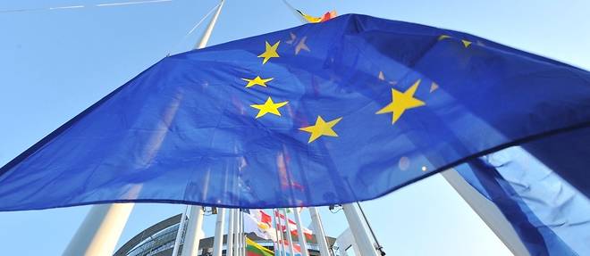 Les deputes europeens ont valide l'introduction de listes transnationales pour les elections europeennes. Au Conseil europeen de trancher desormais.
