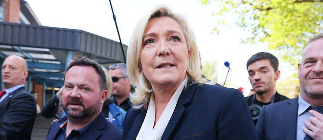 Marine Le Pen a Henin-Beaumont le 24 avril pour le second tour de l'election presidentielle.
