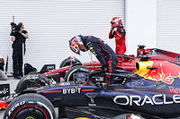 Verstappen, au premier plan, a pris la mesure du championnat a Miami et marque un avantage psychologique sur Leclerc et les Ferrari
