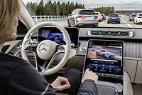 Mercedes Drive Pilot&nbsp;: regarder la t&eacute;l&eacute;vision plut&ocirc;t que conduire