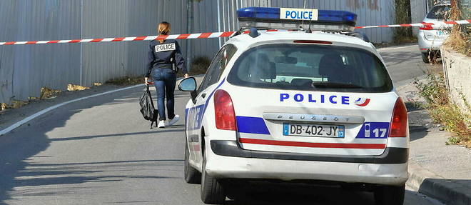 Un pere de famille a ete gravement blesse dans une attaque au couteau devant un college de Marseille mardi. L'assaillant a ete interpelle. (image d'illustration)
