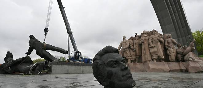 Kiev rebaptise un monument sovietique en "Arche de la Liberte du Peuple ukrainien"