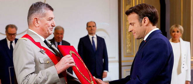Emmanuel Macron lors de la ceremonie d'investiture le 7 mai 2022 au palais de l'Elysee.
