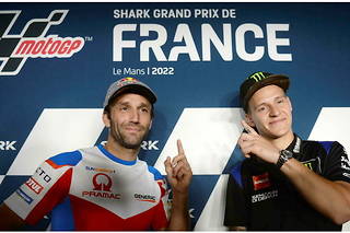 Fabio Quartararo (à droite) se classe 4 e  tandis que Johann Zarco (à gauche) est remonté à la 5 e  place du Grand Prix de France moto.
