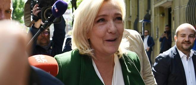 Borne a Matignon: Macron "poursuit sa politique" de "saccage social", selon Le Pen