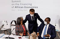 La question des DTS est cruciale par les temps qui courent. Elle avait été abordée lors du  sommet de Paris sur le financement des économies africaines. Ici, le président Macron est avec la présidente de l'Éthiopie, Sahle-Work Zewde, et le président sénégalais, Macky Sall.
