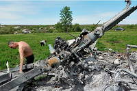 La carcasse de cet hélicoptère fait l'objet de beaucoup de rumeurs vers Kharkiv.
