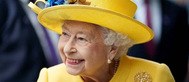 Visite surprise d'Elizabeth II pour inaugurer une ligne de metro portant son nom