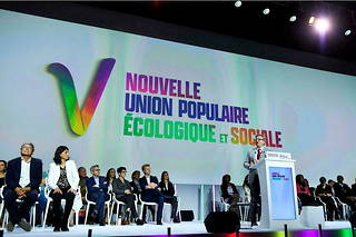 Jean-Luc Mélenchon lors de la convention d'investiture de la Nupes.
