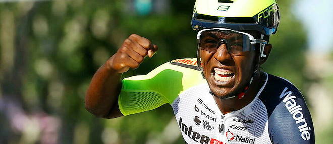 Victoire historique que celle de Biniam Girmay a la 10e etape du Giro d'Italie. Ce 17 mai, c'est la premiere fois qu'un subsaharien remporte une etape du Tour d'Italie. 
