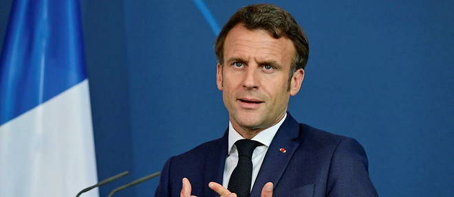 Emmanuel Macron a << confirme que les livraisons d'armes par la France se poursuivront et gagneront en intensite dans les jours et semaines qui viennent, de meme que l'acheminement d'equipement humanitaire >>, vers l'Ukraine. 
