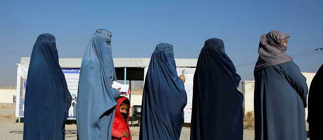 Dans un quartier de Kaboul en decembre 2021. La burqa est de nouveau obligatoire pour les femmes en Afghanistan.
