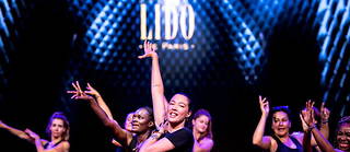 La danseuse Victoria sur la scène du cabaret du Lido à Paris, le 10 septembre 2019.
 
