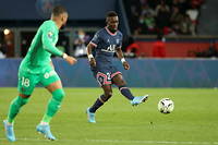 Idrissa Gueye sous le maillot du PSG le 26 février face à Saint-Étienne.
