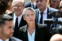 Élisabeth Borne lors de son premier déplacement en tant que Première ministre aux Mureaux, le 19 mai 2022.

