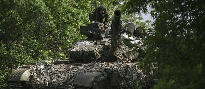 Ukraine: Moscou poursuit son offensive, Washington offre a Kiev une aide gigantesque