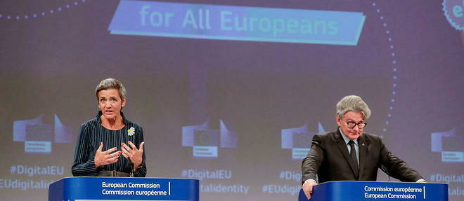 La commissaire europeenne a la Concurrence Margrethe Vestager et le commissaire charge du Numerique Thierry Breton, lors d'une conference de presse sur l'identite numerique, en juin 2021.
