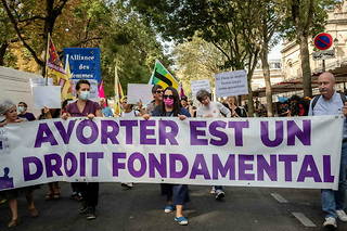 Manifestation le 25 septembre 2021 à Paris pour réclamer un allongement du délai légal de l'IVG de 12 à 14 semaines. 

