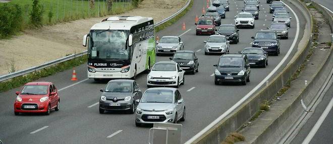 Selon les resultats d'une etude publiee mardi, un conducteur sur cinq ne connait pas la regle du corridor de securite, qui est entree dans le Code de la route en 2018. (image d'illustration)

