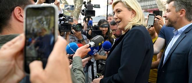A Marignane, Marine Le Pen assure "etre bien la" pour les legislatives