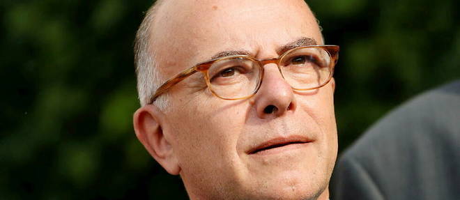 The former Prime Minister Bernard Cazeneuve multiplies to support socialist candidates in the legislative elections.