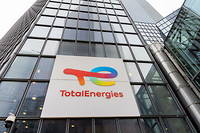 La stratégie climat du groupe TotalEnergies était dénoncée par plusieurs petits actionnaires. 
