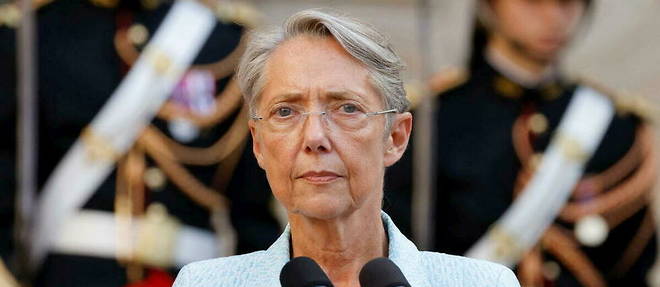 Elisabeth Borne, Premiere ministre, dans la cour de l'hotel de Matignon, le 16 mai 2022.
