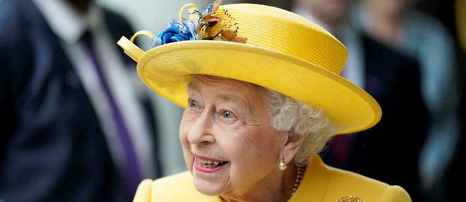 La reine Elizabeth II lors de l'inauguration de la station de metro portant son nom le 17 mai dernier.
