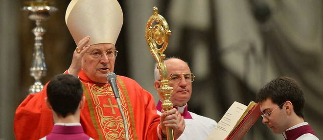 Angelo Sodano lors d'une messe en la basilique Saint-Pierre, le 12 mars 2013 au Vatican.
 

